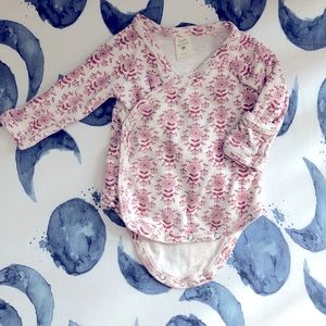 *EUC* Kate Quinn Organic bodysuit 3-6 months